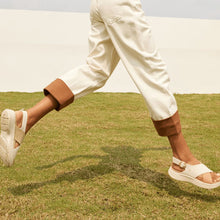 Lade das Bild in den Galerie-Viewer, AdaptFit  - patentierte, orthopädische Sandalen mit 2-facher Fußgewölbeunterstützung
